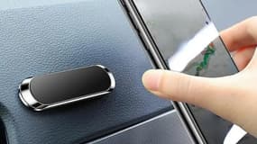 Cet accessoire va vous rendre addict : il permet de coller votre smartphone n'importe où
