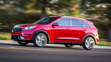 Avec un poids allégé et un moteur hybride qui se veut efficace et puissant, la Kia Niro a de quoi séduire sur le papier.
