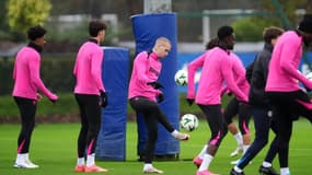 Mykhaylo Mudryk et ses partenaires de Chelsea à l'entraînement le 6 novembre 2024