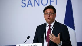 Le directeur général de Sanofi, Paul Hudson, sur le site Sanofi-Pasteur de Marcy-l'Etoile près de Lyon, après une visite du président de la République, le 16 juin 2020