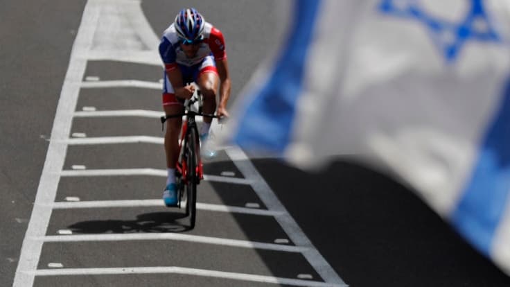 Thibaut Pinot à l'entraînement avant le départ du Giro en Israël.