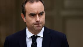 Sébastien Lecornu s'exprime à l'Hôtel Matignon après avoir démissionné de ses fonctions de Premier ministre , le 6 octobre 2025 à Paris