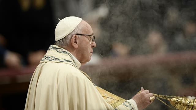 Le pape François lors d'une prière pour l'année 2018, le 31 décembre 2018 à la basilique Saint-Pierre de Rome.