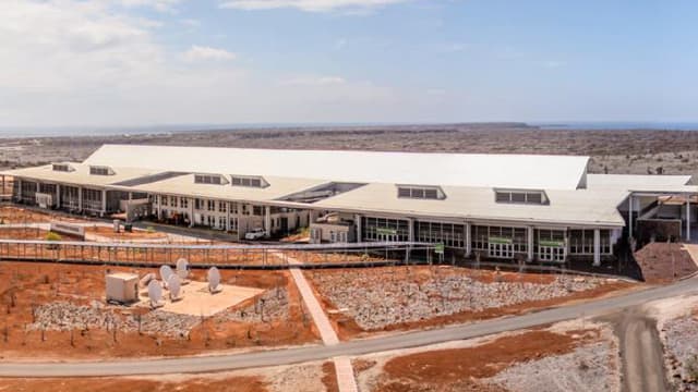 L'aéroport est aujourd'hui le premier à utiliser entièrement les énergies renouvelables pour fonctionner.