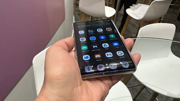 Le smartphone de Motorola avec écran enroulable.