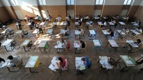 Le brevet des collèges est noté sur 800 points au total, qui se décomposent entre 400 points de contrôle continu et 400 points d'épreuves finales.