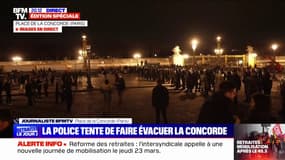 Paris: la police cherche à faire évacuer la place de la Concorde, la situation se tend