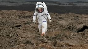 Les six volontaires qui s'étaient isolés pendant un an à Hawaii afin de récolter des informations utiles pour envoyer des astronautes sur Mars ont terminé leur mission ce dimanche