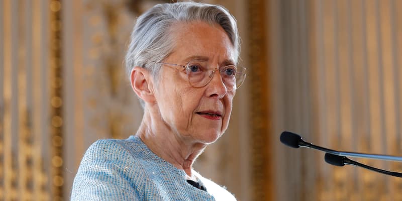 Élisabeth Borne le 28 avril 2025 à Paris lors de la présentation du rapport de relance des "Assises de lutte contre l'antisémitisme"