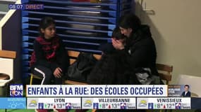 Le collectif "Jamais sans toit" occupe une école de Lyon pour mettre à l'abri cinq familles en détresse