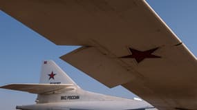 Deux Tupolev Tu-160 de l'armée de l'air russe "Blackjack" sont stationnés sur le tarmac de la base aérienne de Waterkloof à Centurion, au sud de Pretoria, dans le nord-est de l'Afrique du Sud, le 23 octobre 2019.