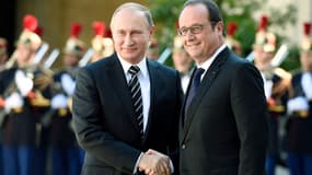 François Hollande se retrouve coincé entre la stratégie américaine et les ambitions russes.