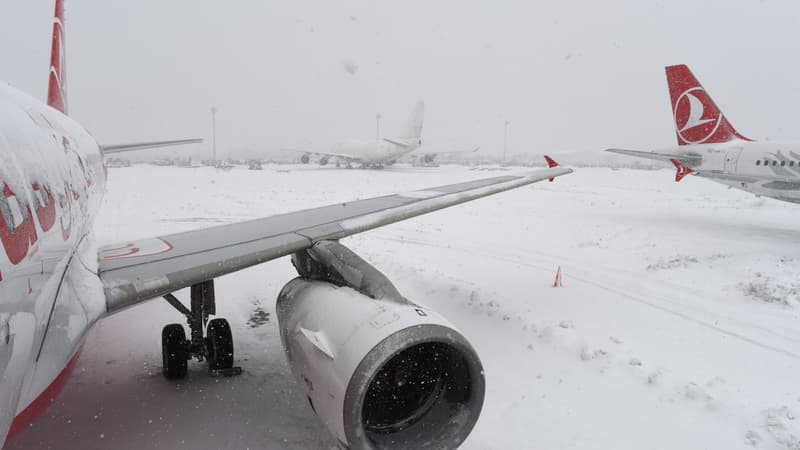 L'aéroport est fermé jusqu'à nouvel ordre à cause de la neige. (Photo d'illustration)