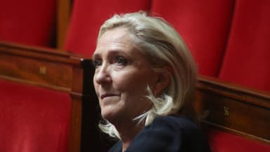 La chef du groupe RN Marine Le Pen à l'Assemblée nationale lors du débat sur le projet de loi pour le rétablissement de Mayotte à Paris le 9 juillet 2025.