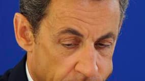 Plombé par les affaires, Nicolas Sarkozy égale son record historique d'impopularité d'avril 2008, faisant de lui le président le plus impopulaire depuis 30 ans, selon un sondage BVA. Selon cette enquête, diffusée mardi, le chef de l'Etat perd trois points