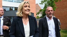 Marine Le Pen au moment de voter à Hénin-Beaumont (Pas-de-Calais) pour le premier tour des élections régionales et départementales, le 21 juin 2021.