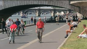 Les voies sur berge rive droite sont piétonnes depuis une décision du Conseil de Paris.