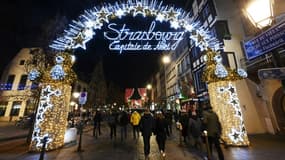 Illuminations autour du marché de Noël de Strasbourg, le 26 novembre 2021 (Illustration)