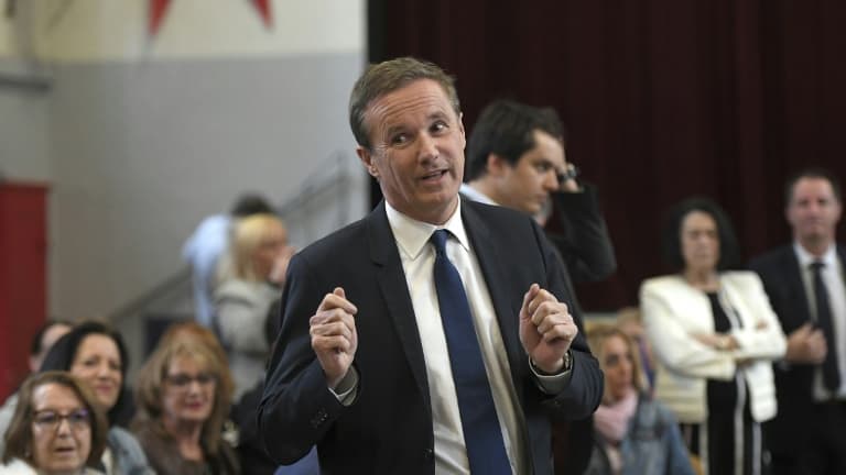 Nicolas Dupont-Aignan en meeting à Forbach en Moselle le 29 mars 2022 (Photo d'illustration)