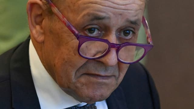 Le ministre français des Affaires étrangères Jean-Yves Le Drian à Budapest, le 10 septembre 2021