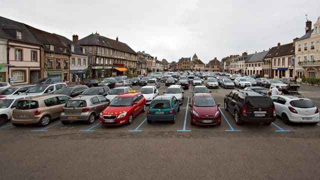 Dans les centres-villes, trouver une place de stationnement relève souvent du casse-tête. Plusieurs applications pour smartphones y remédient.