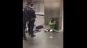 Dans la vidéo postée sur Facebook, François Bayga apparaît assis par terre, en sous-vêtements, ses prothèses et béquilles posées à côté de lui.