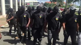 Le collectif "Les 500 frères", dans les rues de Cayenne