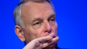 Jean-Marc Ayrault a annoncé une série de mesures pour lutter contre la pauvreté, ce mardi 11 décembre.