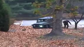 Le soldat nord-coréen lors de son évasion, sur une vidéo diffusée le 22 novembre 2017 par le Commandement des Nations Unies en Corée. 