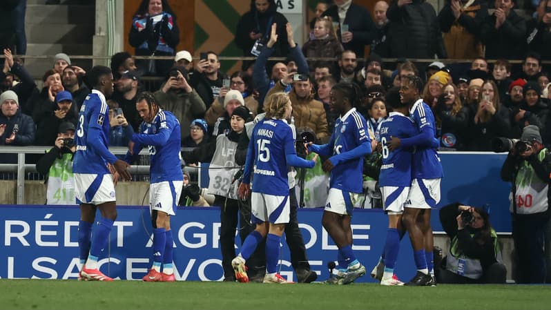 Strasbourg fête l'ouverture du score d'Emanuel Emegha à La Meinau, 21e journée de Ligue 1, 9 février 2025