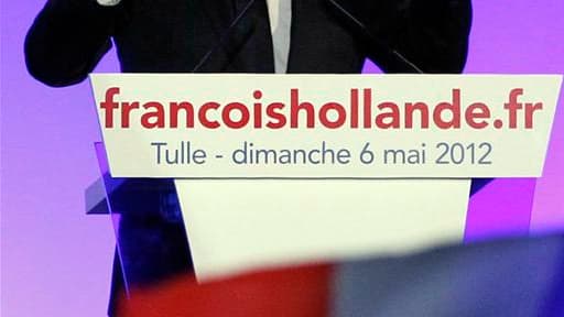 Toute la presse française, même celle de droite, salue le changement symbolisé par la victoire du socialiste François Hollande à l'élection présidentielle en France dimanche. /Photo prise le 6 mai 2012/REUTERS/Régis Duvignau