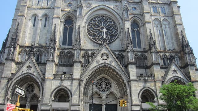 La cathédrale Saint-Jean le Théologien, située à Manhattan