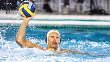 Le Français Thomas Vernoux pendant un match de water-polo en mars 2024