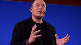 Elon Musk a évoqué une sortie de Bourse de Tesla. 