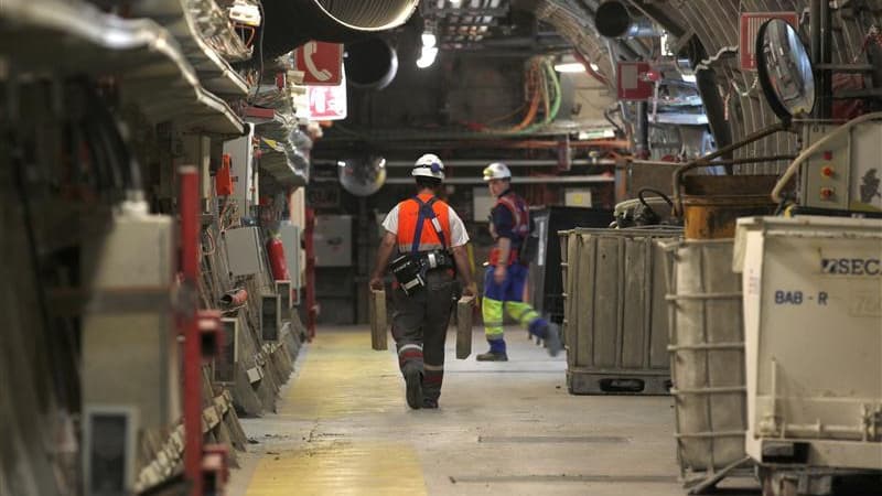 Dans le laboratoire de Bure (Meuse), où les chercheurs de l'agence en charge de la gestion des déchets nucléaires, l'Andra testent ce qui devrait devenir dès 2025 le plus grand site de stockage souterrain de déchets radioactifs au monde et qui fera de la