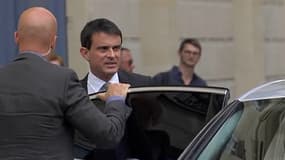 Manuel Valls lors de son arrivée, samedi, au conseil national du PS.