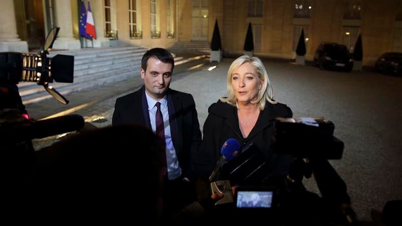 Marine Le Pen accompagnée par le vice-président du Front national Florian Philippot, à l'Elysée. Recue par François Hollande dans le cadre des consultations sur l'avenir des institutions, la présidente du FN a plaidé pour davantage de proportionnelle aux