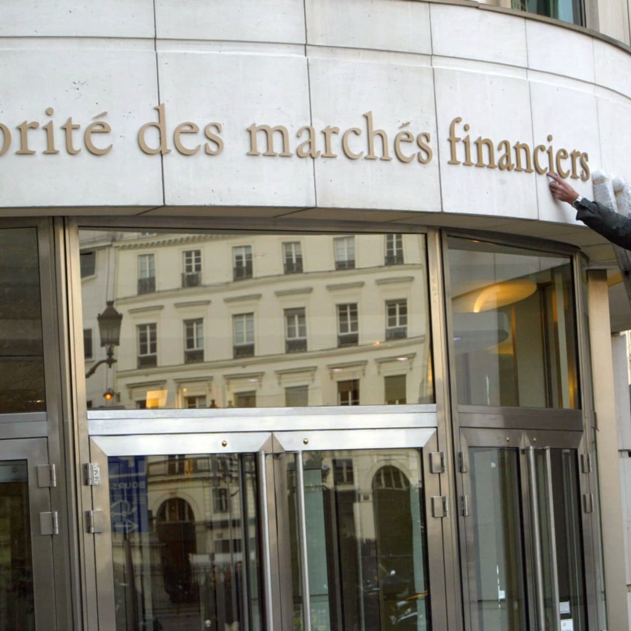 Le géant Crypto.com obtient le statut PSAN pour conquérir le marché français