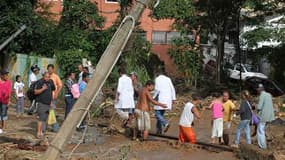 A Teresopolis, à une centaine de km, au nord de Rio de Janeiro. Inondations et glissements de terrain provoqués par plusieurs jours de pluies diluviennes ont fait au moins 270 morts dans une zone montagneuse du sud-ouest du Brésil. /Photo prise le 12 janv
