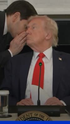 Les images du moment où Donald Trump apprend qu’un accord de paix entre le Hamas et Israël est proche