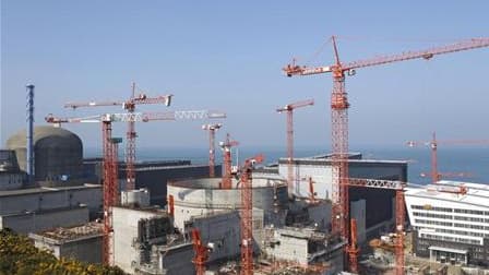 Le chantier de l'EPR à Flamanville, dans la Manche. Ecologistes et socialistes campent sur leurs positions dans les difficiles négociations sur un éventuel accord électoral pour 2012 qui butent sur la question du nucléaire. /Photo prise REUTERS/Benoît Tes
