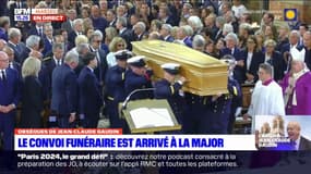 Obsèques de Jean-Claude Gaudin: les images de l'entrée de la dépouille de l'ancien maire dans la cathédrale de la Major