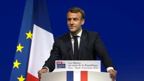 Emmanuel Macron face au Congrès des maires de France