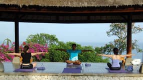 Cours de Yoga dans un hotel de Bali, en Indonésie, en 2010.
