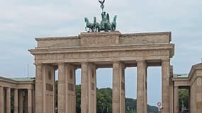 Par crainte d'un attentat, les mesures de sécurité doivent être renforcées notamment à Berlin où la finale opposant le Bayern Munich à Dortmund sera retransmise au pied de la Porte de Brandebourg.