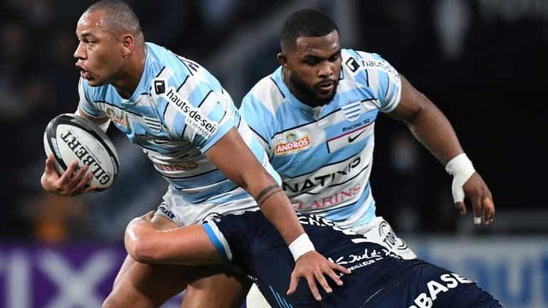 Le centre du  Racing 92 Gaël Fickou (gauche), lors d'un match du Top 14 face à Montpellier à l'Arena de Paris La défense Arena à Nanterre, le 23 octobre 2021