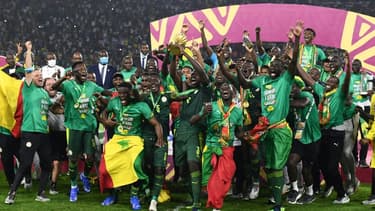 La joie des Sénégalais après avoir remporté la finale de la Coupe d'Afrique des nations face à l'Egypte (0-0, 4-2 t.a.b.), le 6 février 2022 au Stade Olembé à Yaoundé