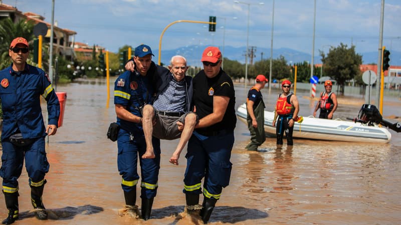 Au moins 15 morts, demande de l'aide de l'UE: quelle situation en Grèce après les inondations?