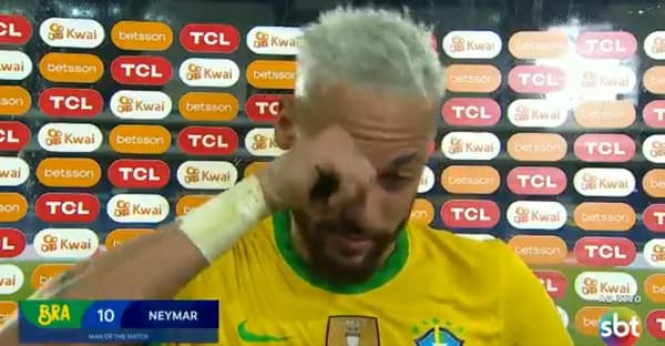 Neymar très ému après Brésil-Pérou (4-0)