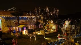 La maison illuminée de Rosy et Robert Bauer, à Carbon-Blanc.